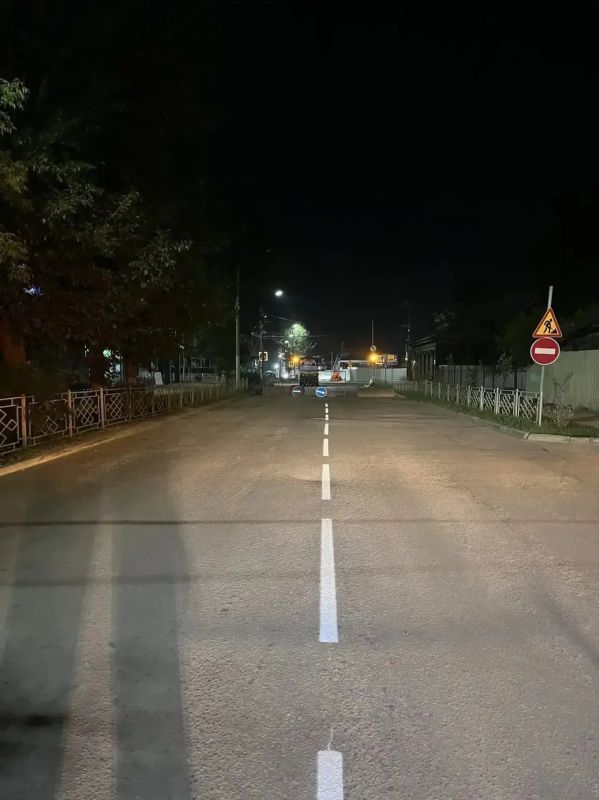 Перед Алтарганой на дорогах обновили дорожную разметку Перед Алтарганой на дорогах обновили дорожную разметку
