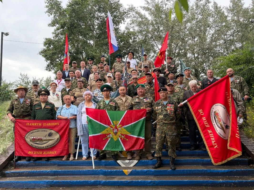 Сегодня в сквере Пограничников Улан-Удэ состоялся митинг, посвящённый Дню ветеранов боевых действий Сегодня в сквере Пограничников Улан-Удэ состоялся митинг, посвящённый Дню ветеранов боевых действий