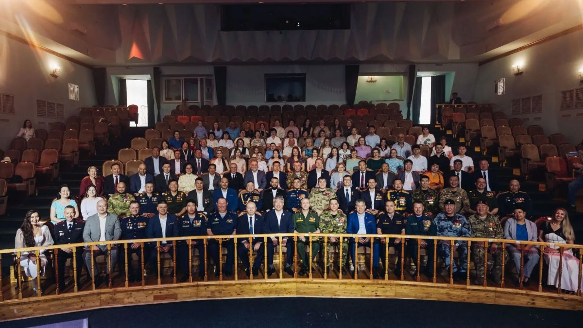 36 ветеранов СВО получили дипломы по программе «Патриоты Бурятии» 36 ветеранов СВО получили дипломы по программе «Патриоты Бурятии»