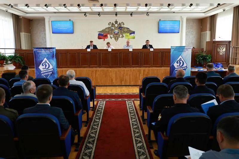 В Улан-Удэ сотруднику СОБР присвоено звание «Почетный динамовец» В Улан-Удэ сотруднику СОБР присвоено звание «Почетный динамовец»