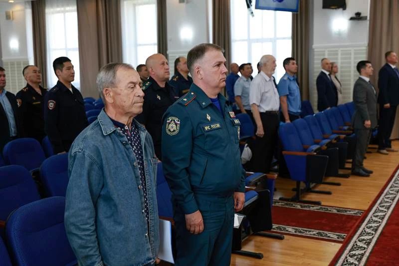 В Улан-Удэ сотруднику СОБР присвоено звание «Почетный динамовец» В Улан-Удэ сотруднику СОБР присвоено звание «Почетный динамовец»
