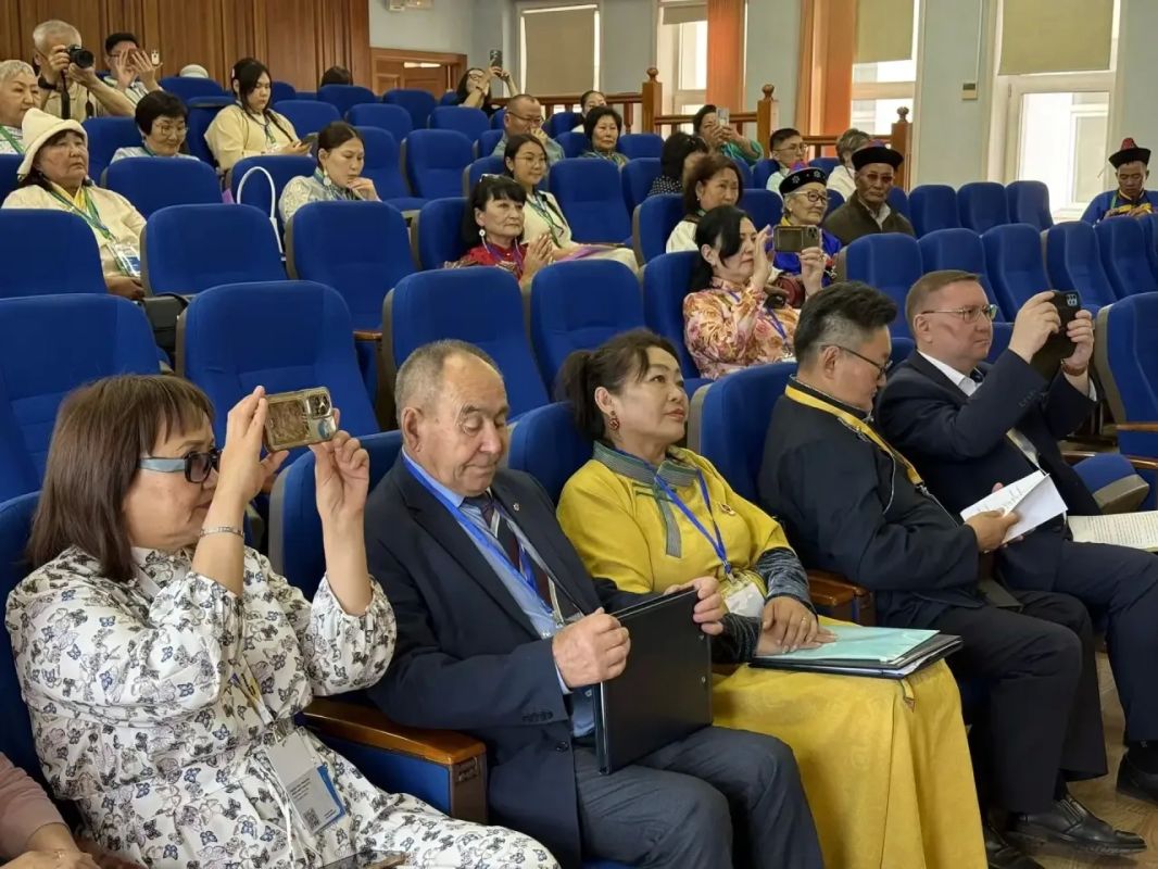 В Бурятском государственном университете имени Доржи Банзарова дан старт очному этапу конкурса эссе в рамках XVI Международного фестиваля «Алтаргана» В Бурятском государственном университете имени Доржи Банзарова дан старт очному этапу конкурса эссе в рамках XVI Международного фестиваля «Алтаргана»