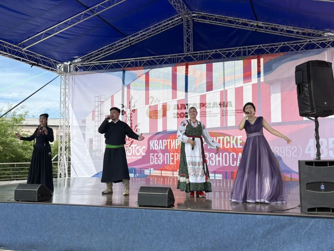 В столице Бурятии открылся юрточный городок В столице Бурятии открылся юрточный городок