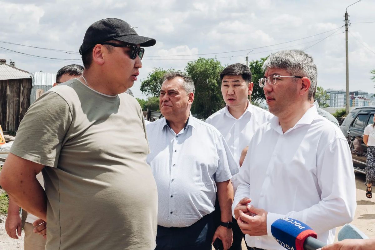 Алексей Цыденов: Также посетили строительство новой школы на 750 мест Алексей Цыденов: Также посетили строительство новой школы на 750 мест