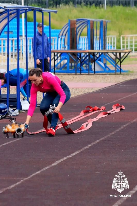 Команда огнеборцев из Бурятии показала хорошие результаты соревнованиях по пожарно-спасательному спорту Команда огнеборцев из Бурятии показала хорошие результаты соревнованиях по пожарно-спасательному спорту