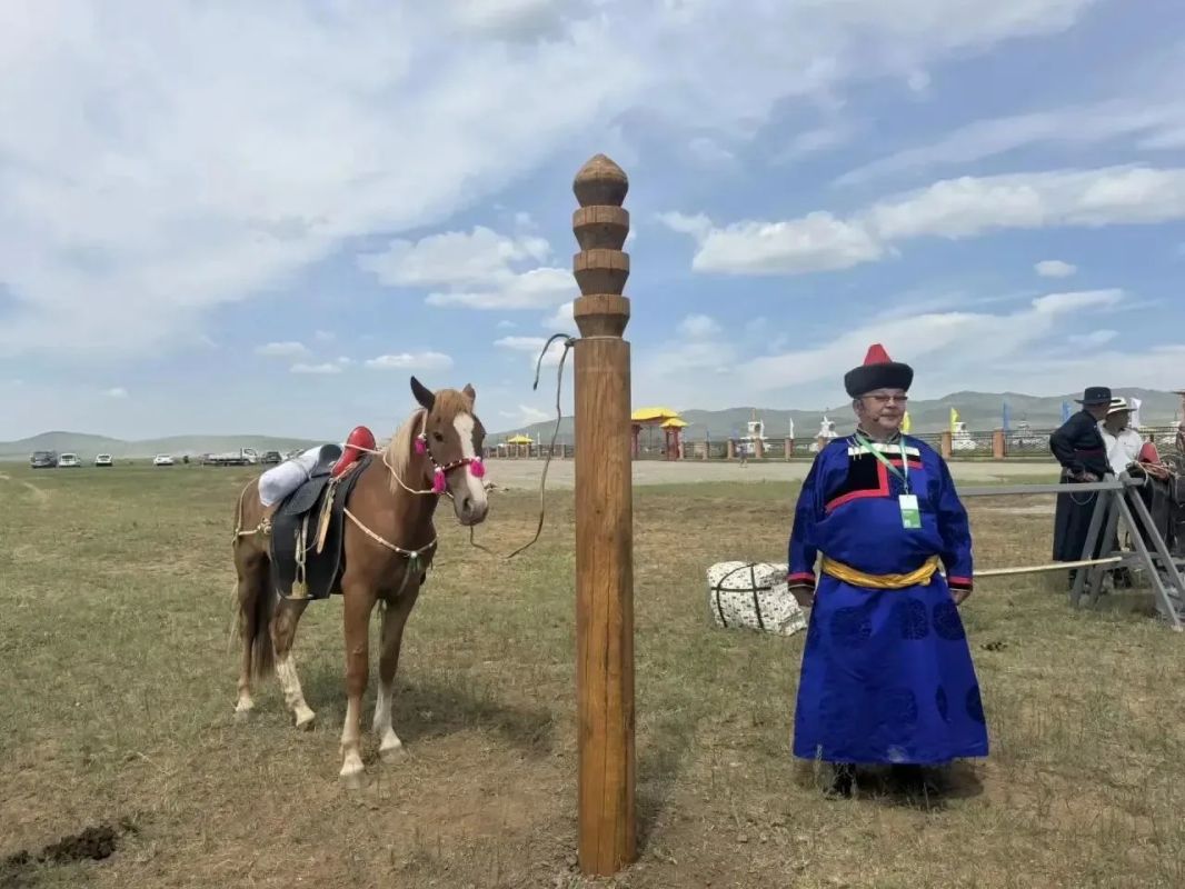 Лучшие кузнецы и шорники Бурятии собрались на «Алтаргане» Лучшие кузнецы и шорники Бурятии собрались на «Алтаргане»