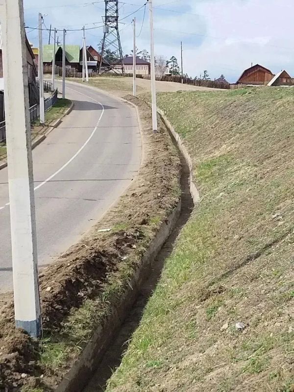 Забитые ливнёвки прочистили в Улан-Удэ после проверки прокуратуры Забитые ливнёвки прочистили в Улан-Удэ после проверки прокуратуры