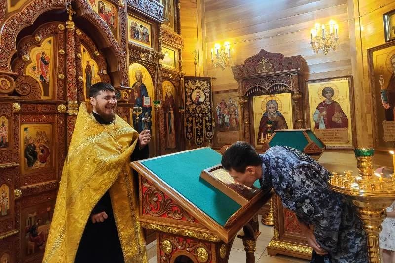 Росгвардейцы Бурятии приняли участие в праздничном молебне в день семьи, любви и верности Росгвардейцы Бурятии приняли участие в праздничном молебне в день семьи, любви и верности