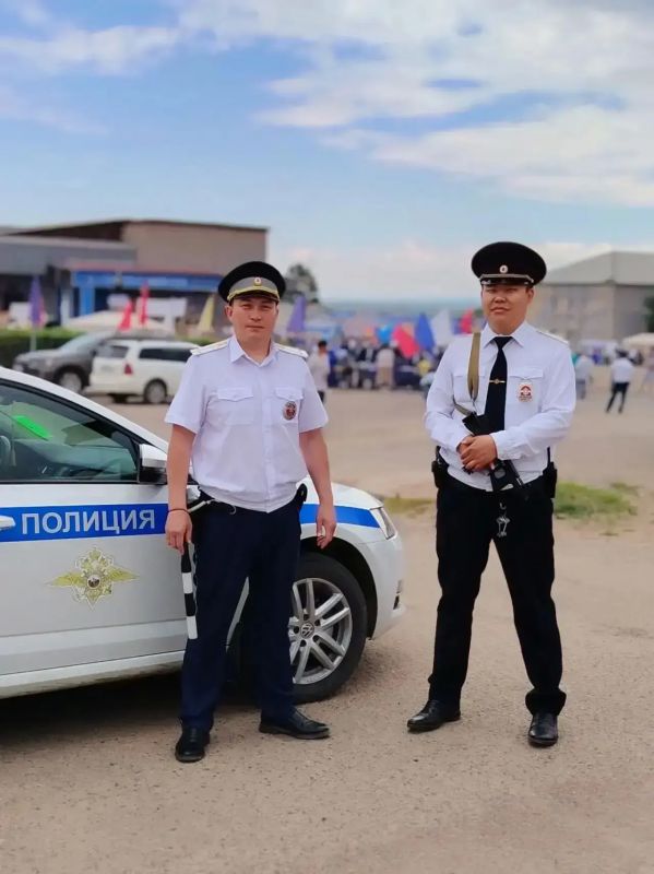 Сотрудники полиции обеспечили охрану общественного порядка во время проведения праздничных мероприятий, приуроченных 85-годовщине со дня образования Кижингинского района Сотрудники полиции обеспечили охрану общественного порядка во время проведения праздничных мероприятий, приуроченных 85-годовщине со дня образования Кижингинского района