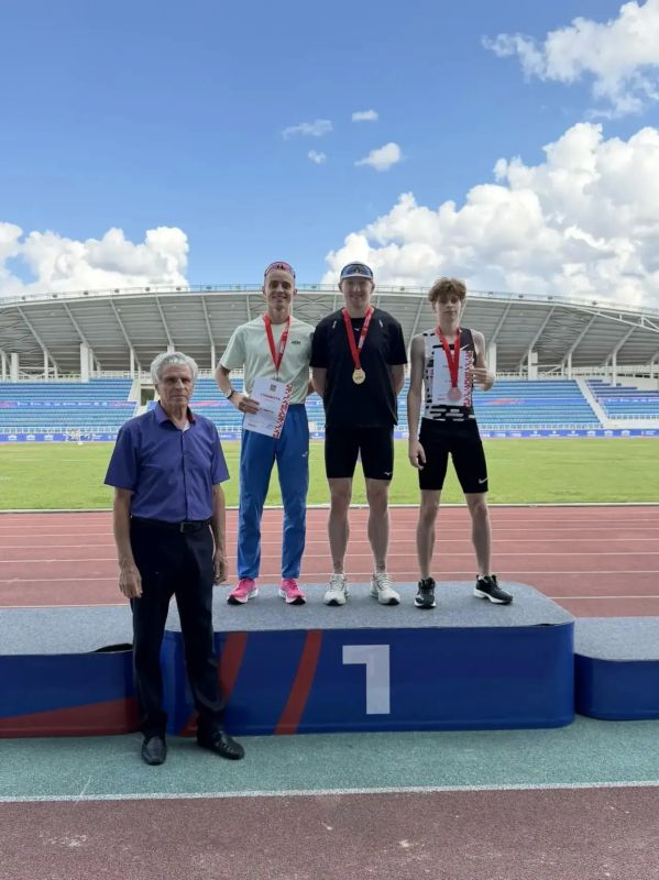 Николай Вербицкий выиграл чемпионат Московской области Легкоатлет из Бурятии Николай Вербицкий успешно выступил на чемпионате Московской области, который прошёл 7–8 июля в Жуковском. Спортсмен завоевал золотую и серебряную... Николай Вербицкий выиграл чемпионат Московской области Легкоатлет из Бурятии Николай Вербицкий успешно выступил на чемпионате Московской области, который прошёл 7–8 июля в Жуковском. Спортсмен завоевал золотую и серебряную...