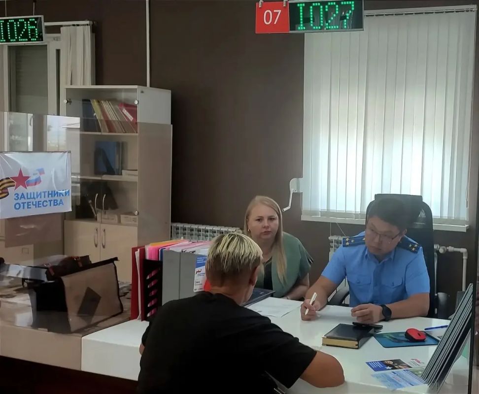 Прокурор Мухоршибирского района провел прием граждан Прокурор Мухоршибирского района провел прием граждан