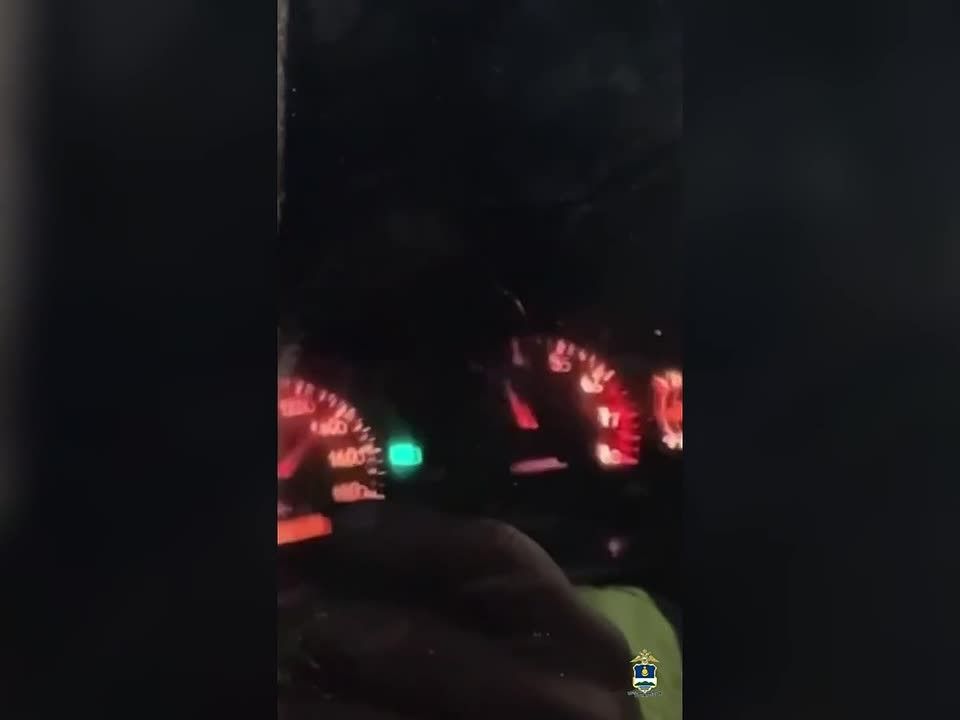 В Бурятии водитель «Тойоты» снимала на телефон езду на скорости 140 км/ч и перевернулась