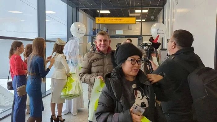 Алексей Цыденов: Добрый день, земляки!. Сегодня особая дата для нашей республики — 100 лет гражданской авиации Бурятии и 100 лет международному аэропорту «Байкал» Алексей Цыденов: Добрый день, земляки!. Сегодня особая дата для нашей республики — 100 лет гражданской авиации Бурятии и 100 лет международному аэропорту «Байкал»