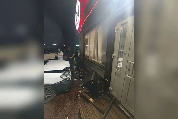 Улан-удэнец влетел в круглосуточный магазин