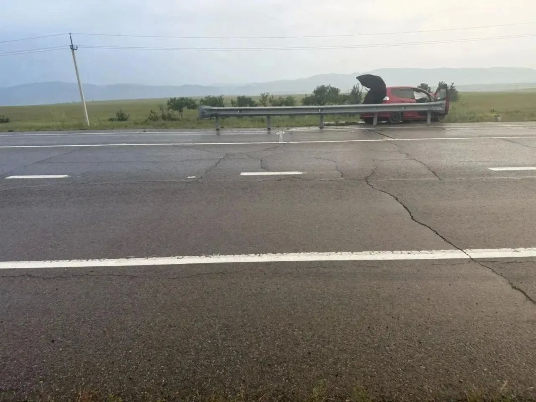 В Селенгинском районе Бурятии пьяный водитель и пассажир оказались в больнице после ДТП В Селенгинском районе Бурятии пьяный водитель и пассажир оказались в больнице после ДТП