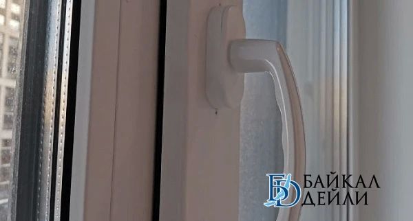 В Улан-Удэ двухлетняя малышка выжила, выпав с пятого этажа