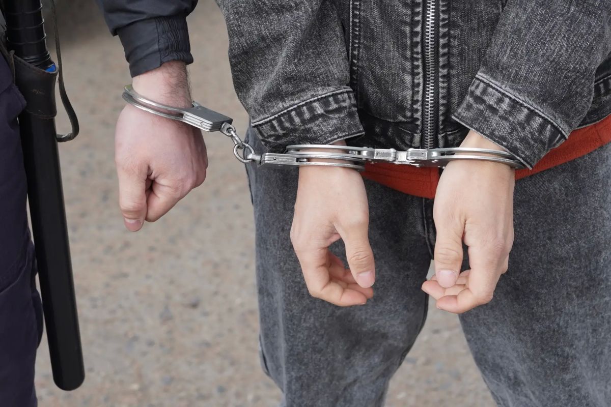 В Улан-Удэ полицейские раскрыли кражу сумки с документами и золотым браслетом