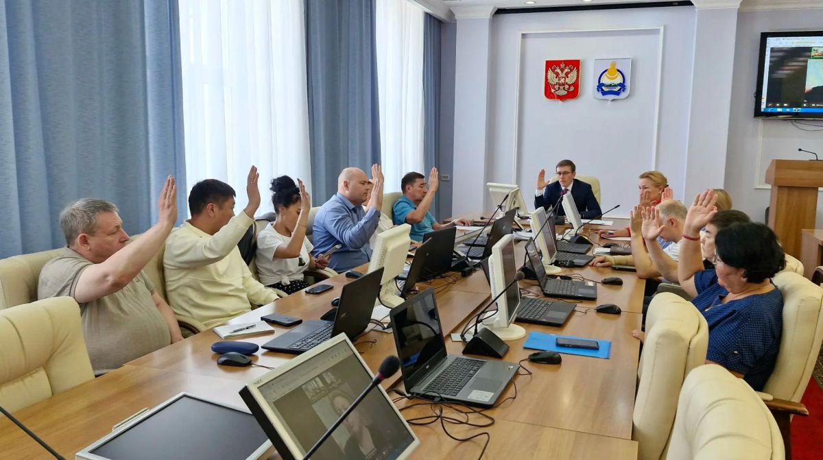 На выборах депутатов Государственной Думы Федерального Собрания Российской Федерации девятого созыва окружная избирательная комиссия зарегистрировала двух кандидатов