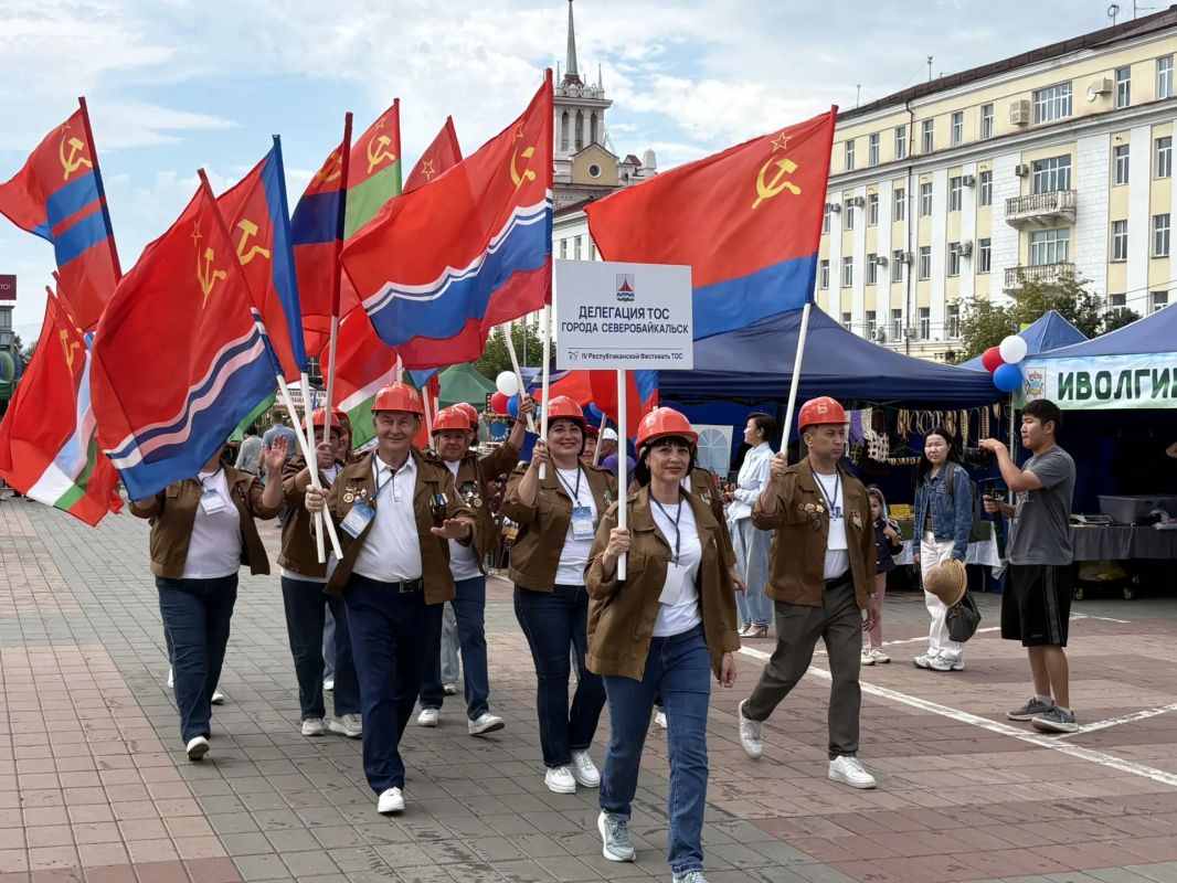 Сегодня на площади Советов открылся фестиваль территориальных общественных самоуправлений (ТОС) Сегодня на площади Советов открылся фестиваль территориальных общественных самоуправлений (ТОС)