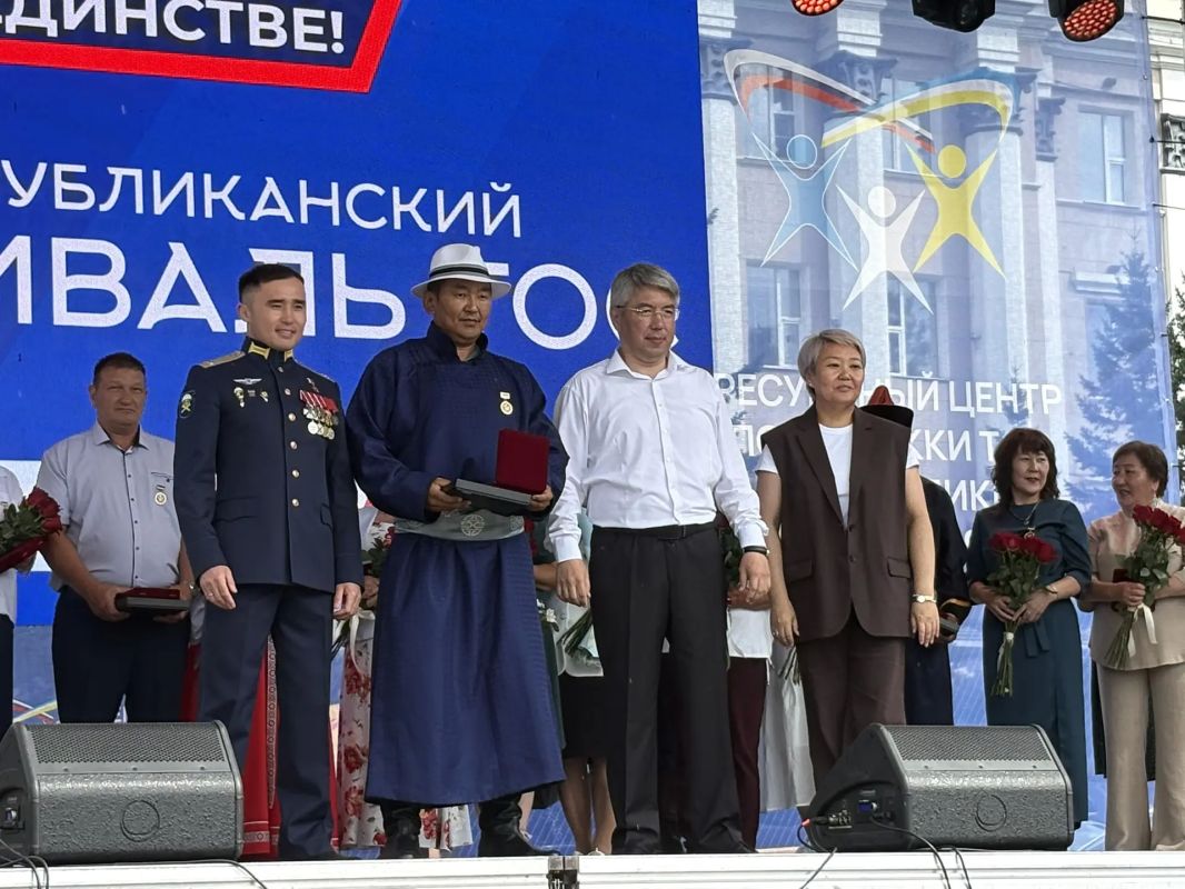 Сегодня на площади Советов открылся фестиваль территориальных общественных самоуправлений (ТОС) Сегодня на площади Советов открылся фестиваль территориальных общественных самоуправлений (ТОС)