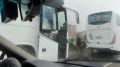 Нам пишут: Рейсовый автобус въехал в кроссовер на Лимонова