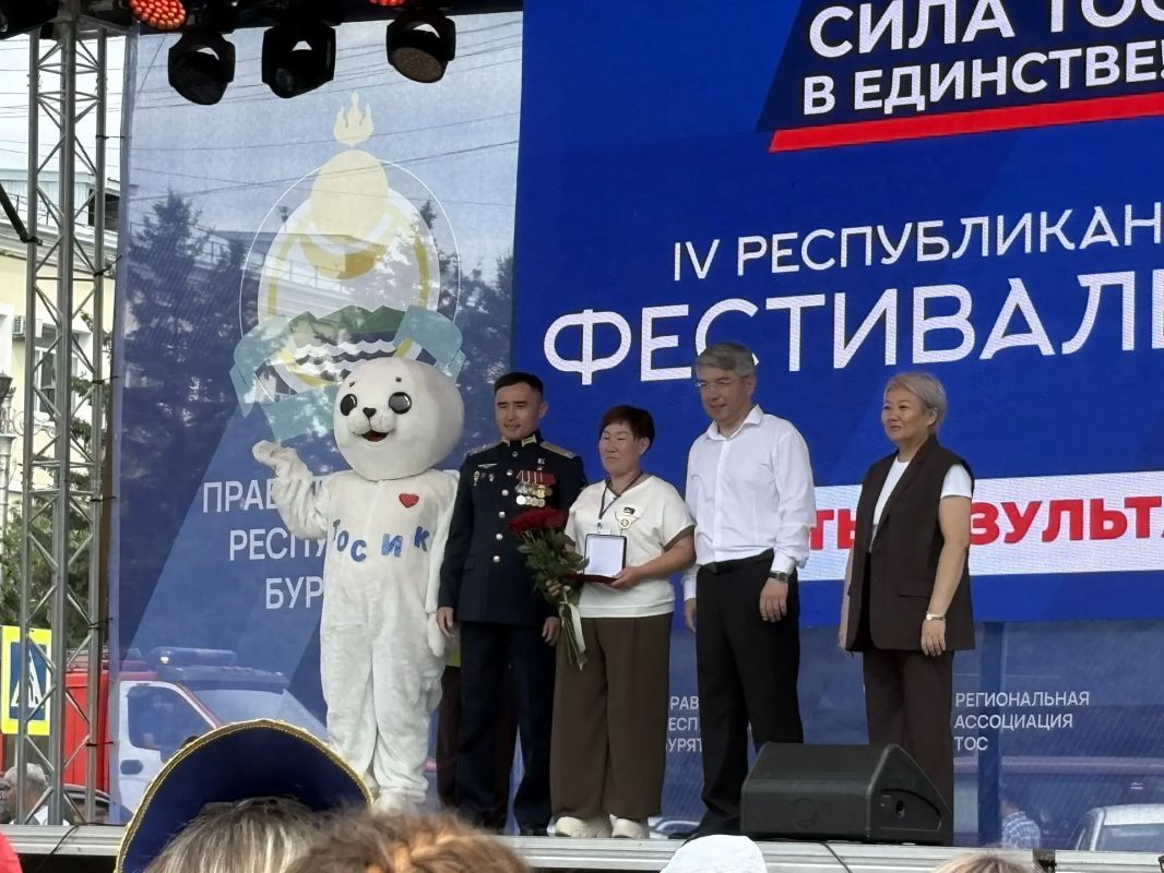 Сегодня на площади Советов открылся фестиваль территориальных общественных самоуправлений (ТОС) Сегодня на площади Советов открылся фестиваль территориальных общественных самоуправлений (ТОС)