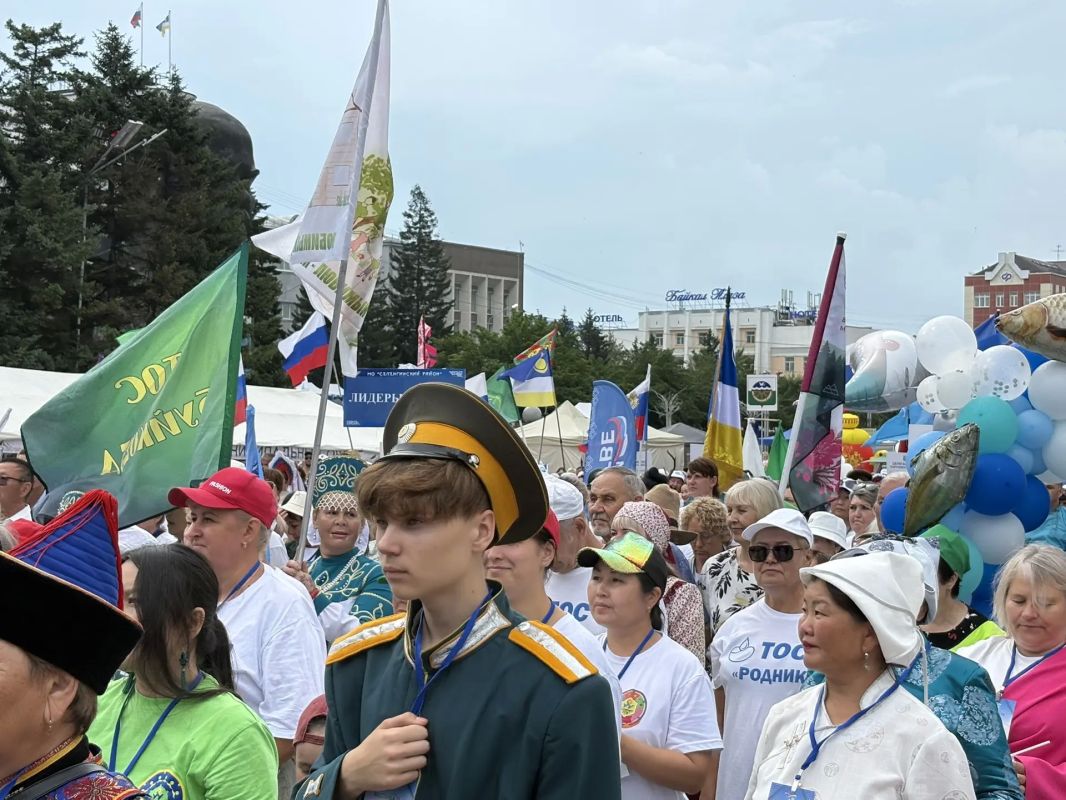 Сегодня на площади Советов открылся фестиваль территориальных общественных самоуправлений (ТОС) Сегодня на площади Советов открылся фестиваль территориальных общественных самоуправлений (ТОС)