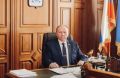 Председатель Народного Хурала Республики Бурятия Владимир Павлов от имени депутатов и от себя лично поздравил Дарью Пантелееву и Людмилу Воронцову с уверенными победами на II Всероссийской спартакиаде по боксу