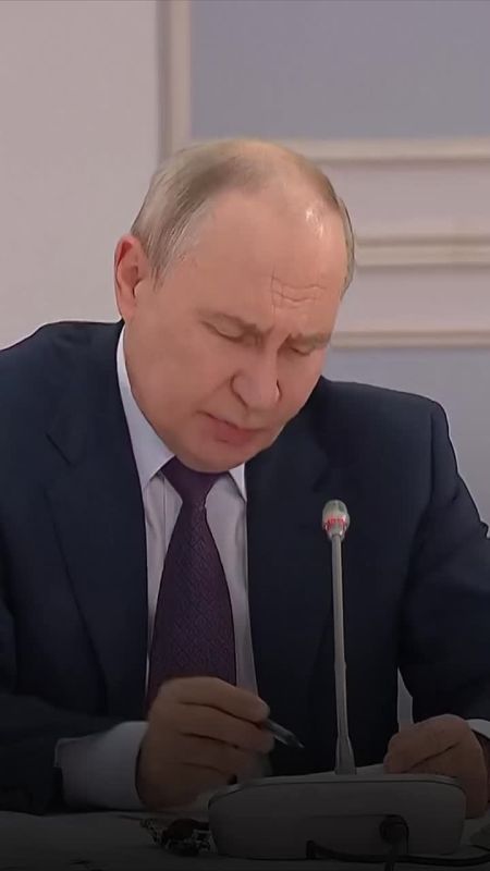 Владимир Путин во время рабочей поездки в Улан-Удэ заявил о важности реабилитации участников специальной военной операции через творчество