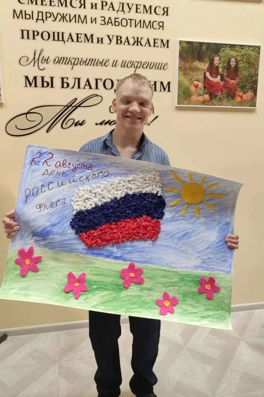 Украшенные окна, рисунки и концерты Украшенные окна, рисунки и концерты