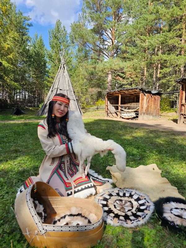 Дизайнер из Бурятии представит этническую коллекцию на Всемирных играх кочевников Дизайнер из Бурятии представит этническую коллекцию на Всемирных играх кочевников