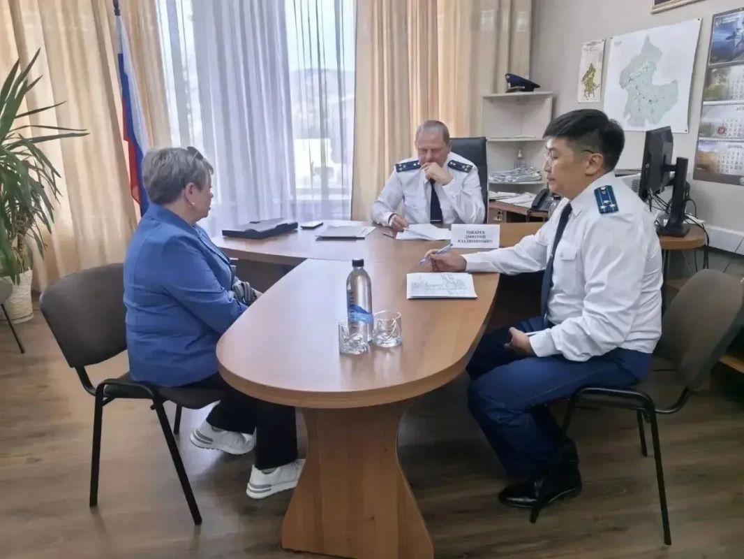 Заместитель прокурора Бурятии провел личный прием граждан в Заиграево