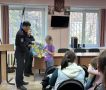В Улан-Удэ в рамках благотворительной акции полицейские вручили школьные подарки подучетным подросткам