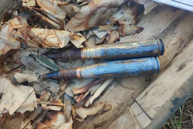 На пустыре под Улан-Удэ нашли два боевых снаряда На пустыре под Улан-Удэ нашли два боевых снаряда