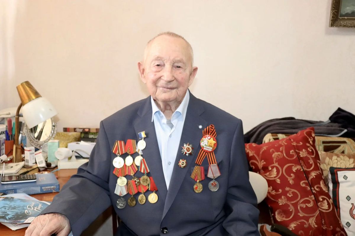 В Кабанском районе вековой юбилей отметил ветеран Великой Отечественной войны, Почетный гражданин республики Дмитрий Иванович Балдин В Кабанском районе вековой юбилей отметил ветеран Великой Отечественной войны, Почетный гражданин республики Дмитрий Иванович Балдин