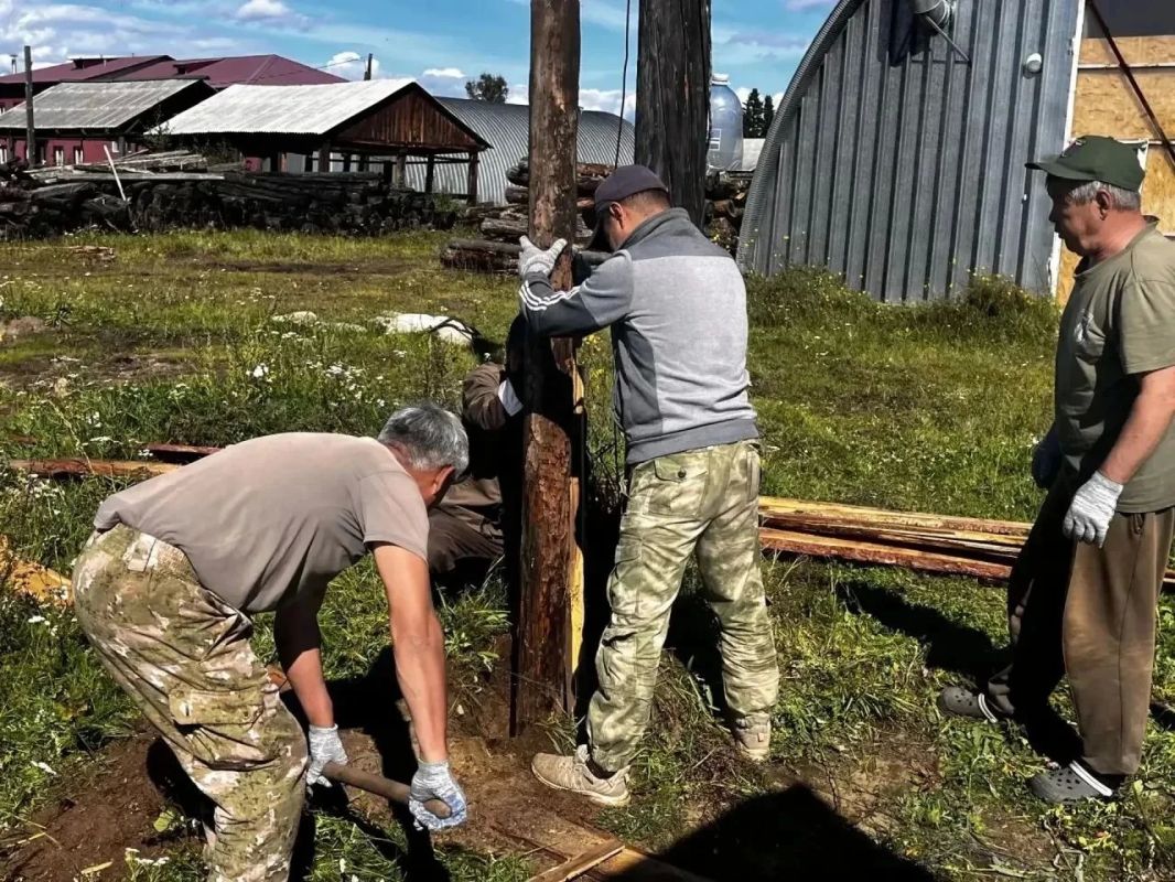 В нацпарке Бурятии обустраивают «Дом снежного барса» В нацпарке Бурятии обустраивают «Дом снежного барса»
