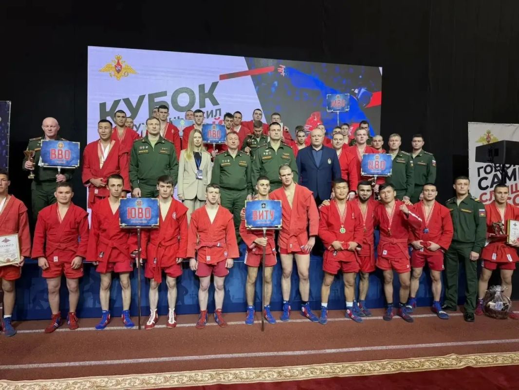 Бурятские самбисты завоевали два золота и бронзу чемпионата Вооружённых Сил России Бурятские самбисты завоевали два золота и бронзу чемпионата Вооружённых Сил России