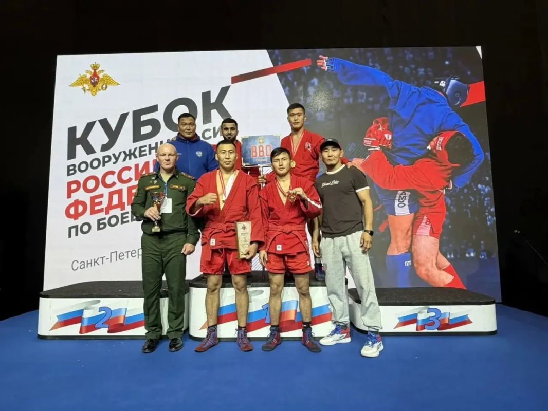 Бурятские самбисты завоевали два золота и бронзу чемпионата Вооружённых Сил России