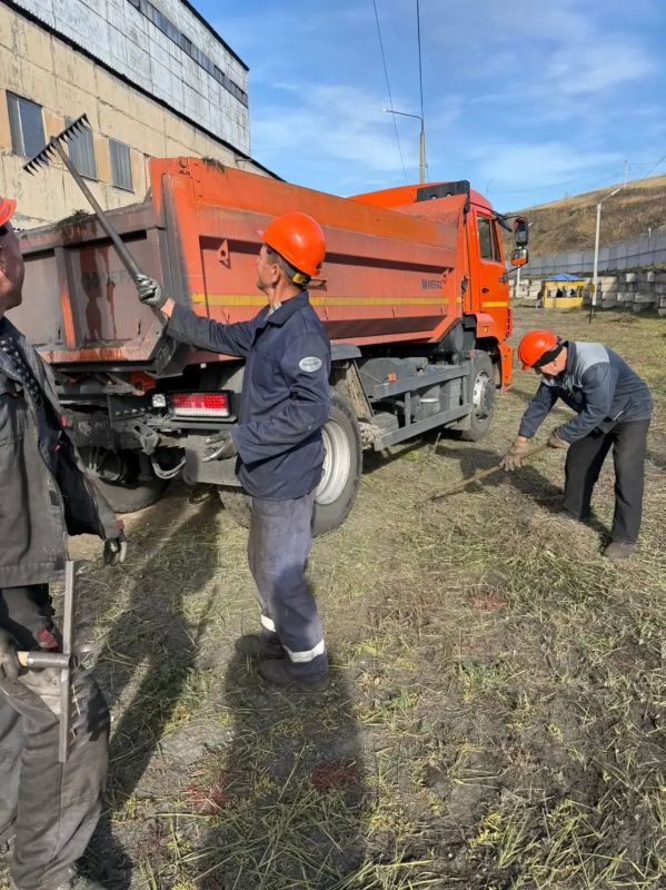 Сотрудники «ТГК-14» в рамках месячника чистоты убрали 50 кубометров мусора с 4 000 квадратных метров объектов теплоснабжения и теплотрасс