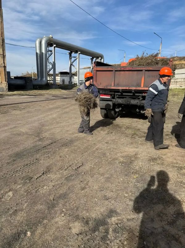 Сотрудники «ТГК-14» в рамках месячника чистоты убрали 50 кубометров мусора с 4 000 квадратных метров объектов теплоснабжения и теплотрасс Сотрудники «ТГК-14» в рамках месячника чистоты убрали 50 кубометров мусора с 4 000 квадратных метров объектов теплоснабжения и теплотрасс