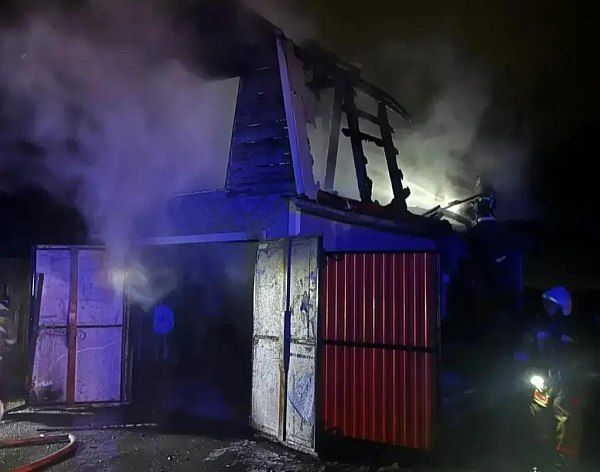 Двух человек спасли на пожаре в Улан-Удэ
